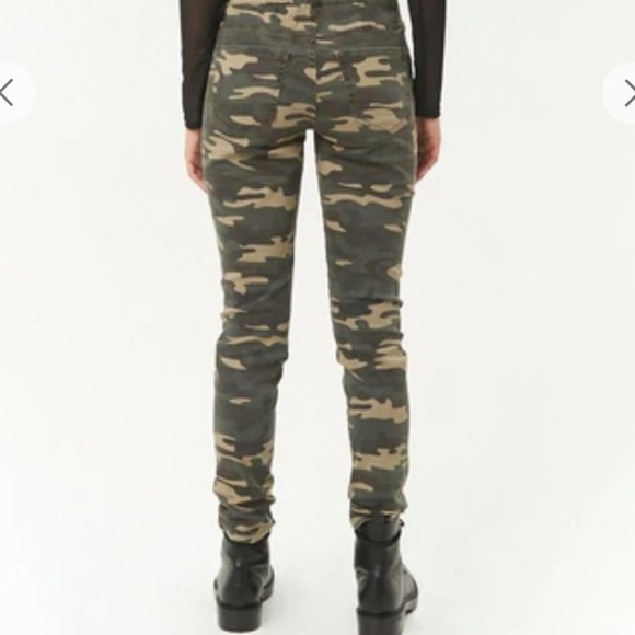 Forever 21 Los Angles Camouflaged Overalls Stretch Skinny - Picture 6 of 13